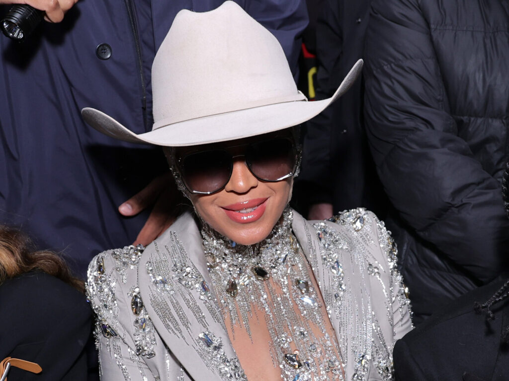 Luar – Front Row & Backstage – February 2024 New York Fashion Week Beyoncé attends the Luar fashion show during New York Fashion Week on Feb. 13, 2024 in New York City.