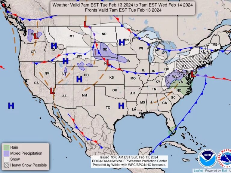 A mix of snow, rain and gusty winds is expected to blanket the Northeast between Monday and Tuesday.(Weather Prediction Center/NOAA)