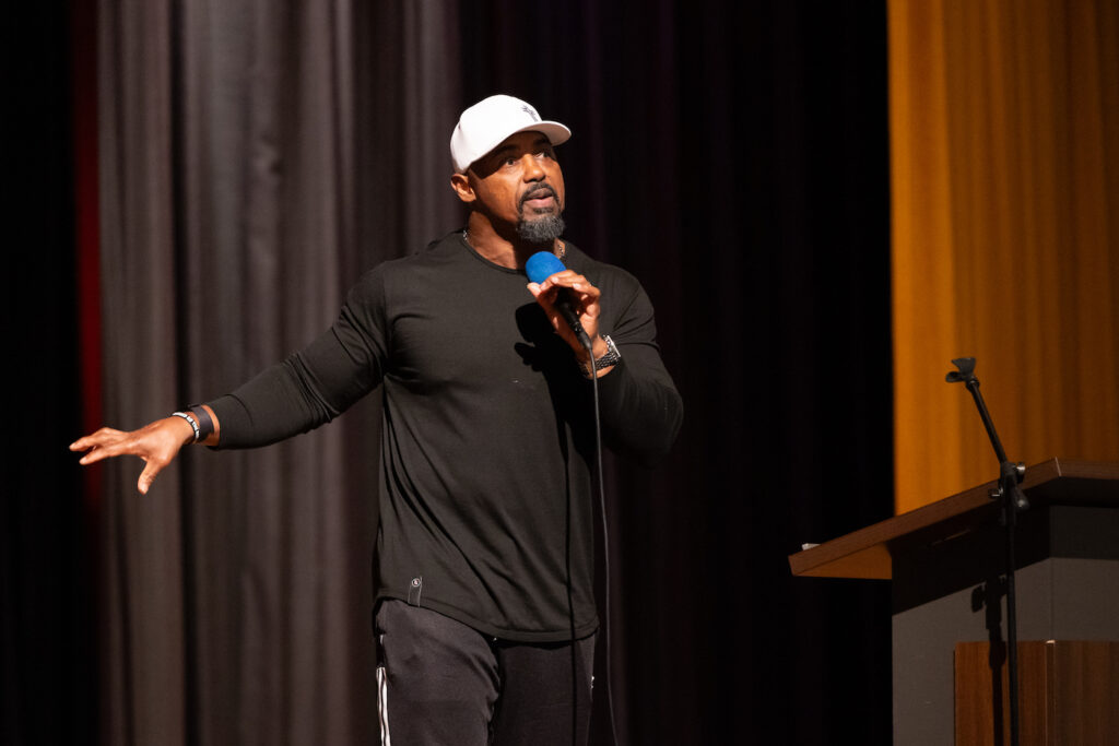 03 12 2024 k paynter brian dawkins george washington hs_-2 Brian Dawkins speaking on stage