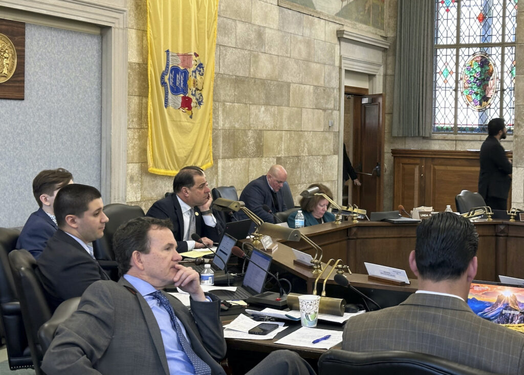 Hearing inside the State House