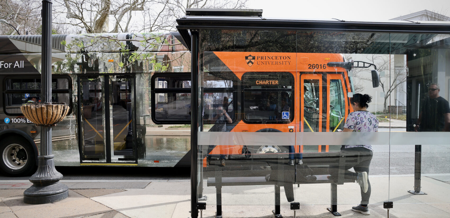 A Tiger Transit electric but stops on Nassau Street