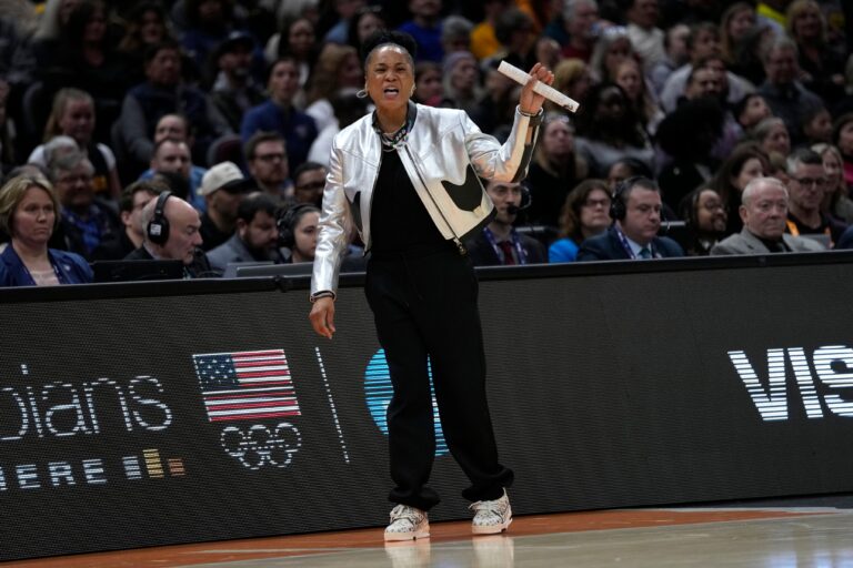 South Carolina head coach Dawn Staley