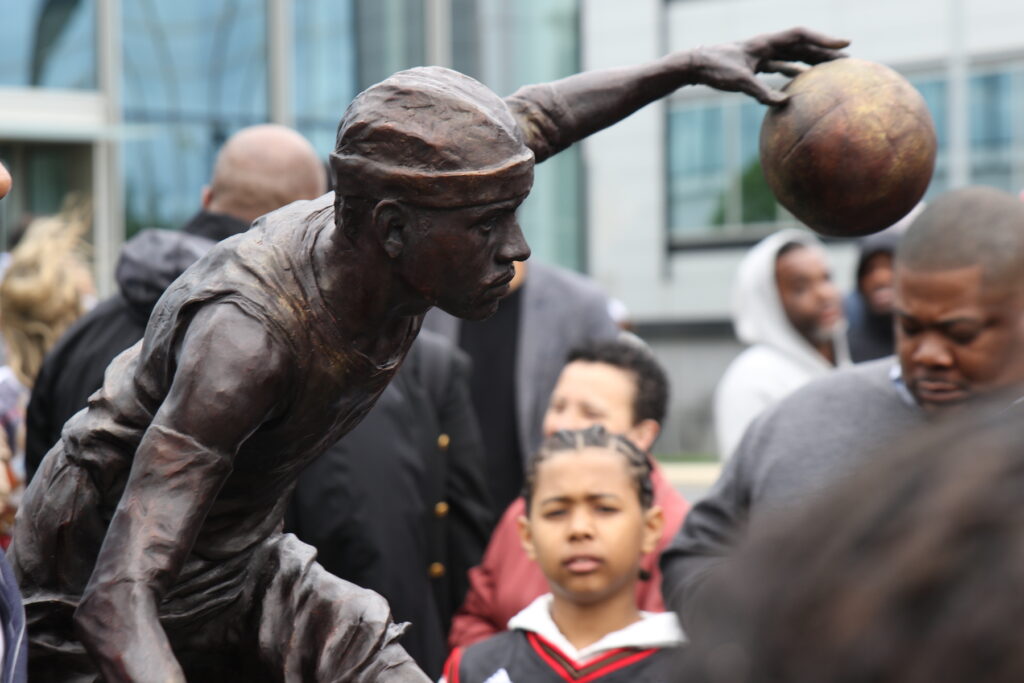 iverson-statue-c-sharber-2024-04-12-10 Closeup photo of the statue