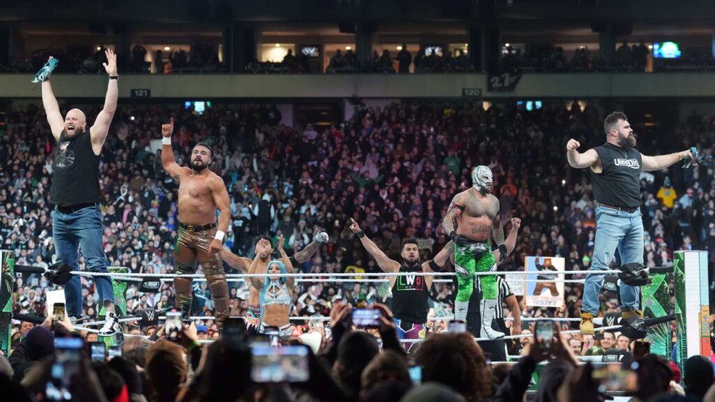 wrestlemania-40-jason-kelce-lane-johnson Jason Kelce and Lane Johnson at WrestleMania 40