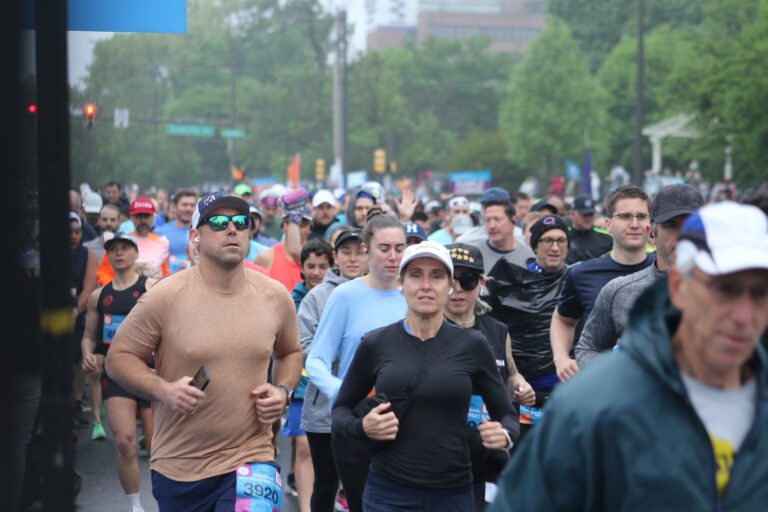 racers running