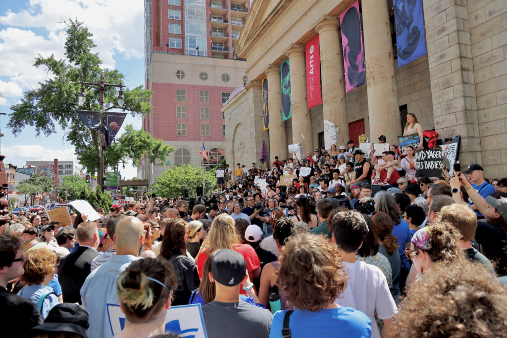 2024 06 07-e lee-philadelphia university of the arts hamilton hall-final day one thousand About 1,000 people gather on the steps of Hamilton Hall to mark the last day of the University of the Arts, which shut down suddenly due to undisclosed financial problems.