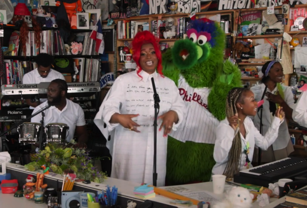 tierra-whack-tiny-desk-2024-06-07 Tierra Whack and her band with the Phanatic