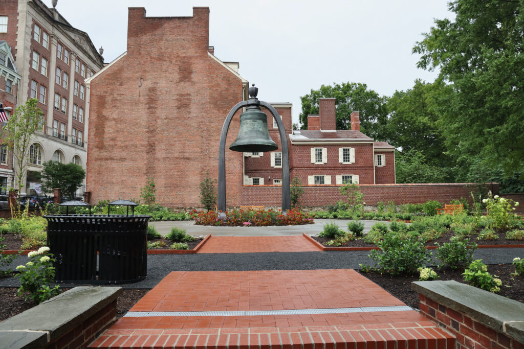 2024 07 12-e lee-philadelphia benjamin rush garden-bicentennial bell ribbon cutting bell and garden The Benjamin Rush Garden at Third and Walnut streets was rehabilitated to become home to the Bicentennial Bell. (Emma Lee/WHYY)
