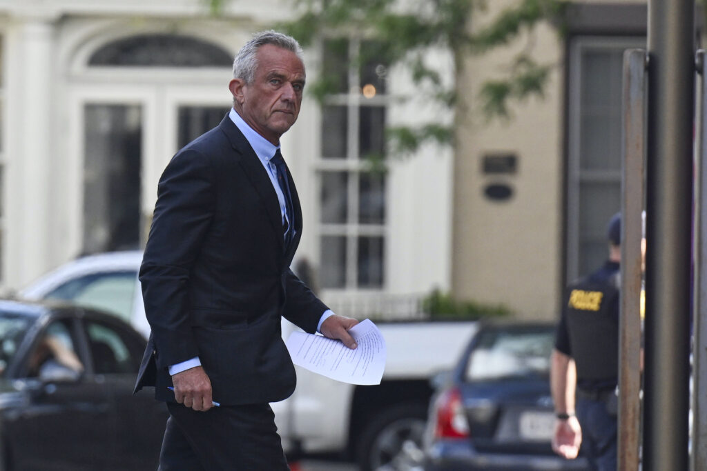 Robert F. Kennedy Jr. RFK Jr. walking into the courthouse.