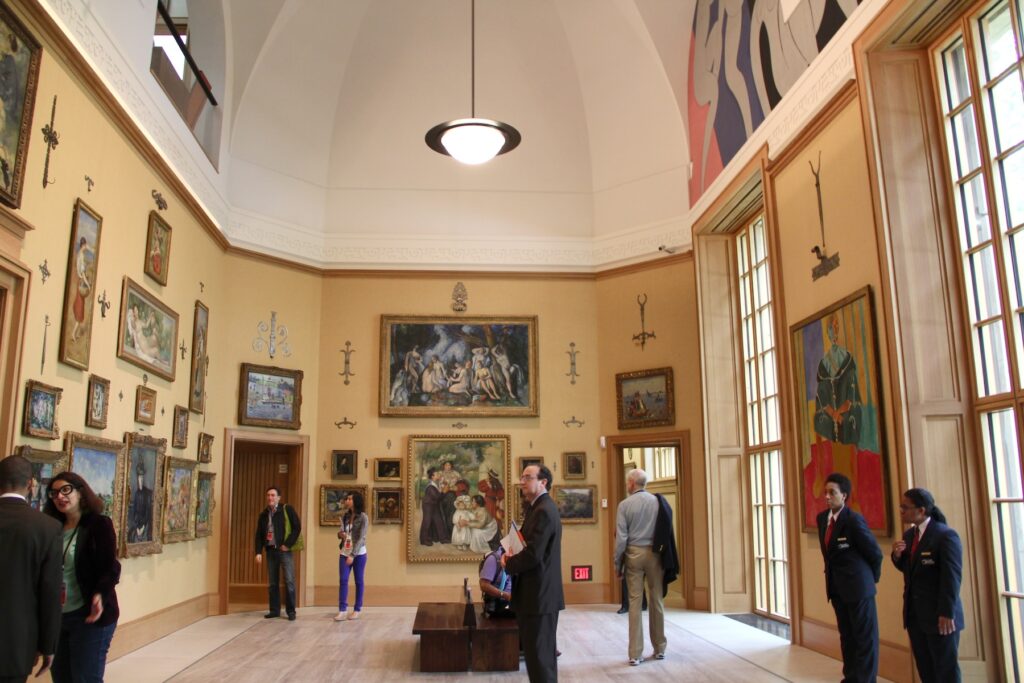 barnes preview-7 People in the gallery