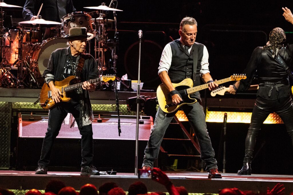 bruce-springsteen-2024-04-15 Nils Lofgren and Bruce Springsteen perfrom