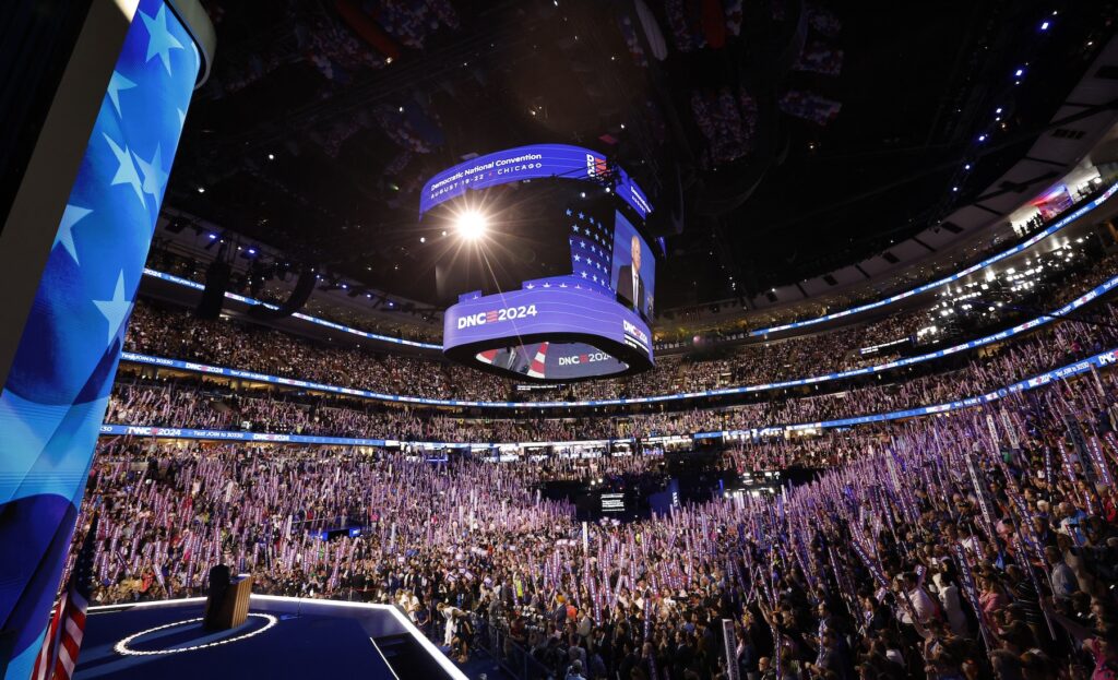 US-VOTE-POLITICS-DEMOCRATIC-CONVENTION DNC attendees wave