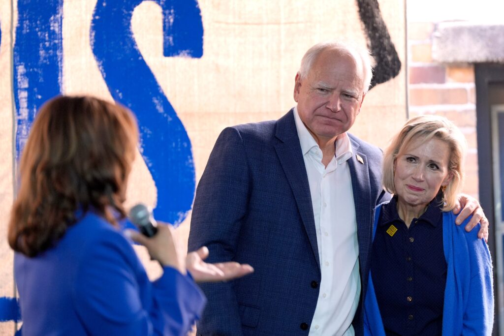 tim-gwen-walz Kamala Harris and Tim and Gwen Walz