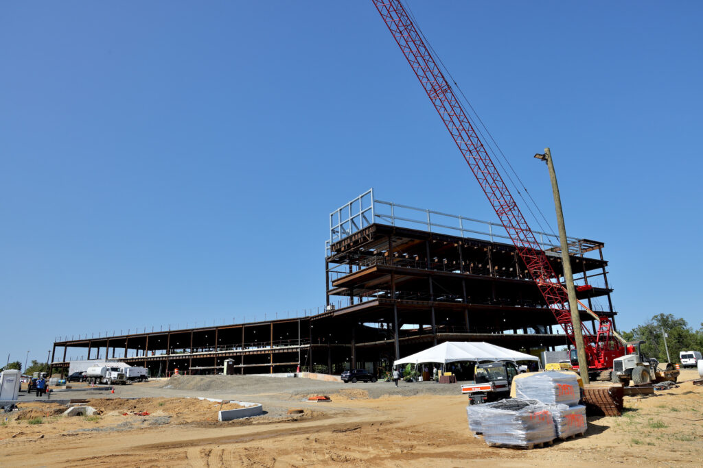 2024 09 09-e lee-rowan university-veterinary school beam signing Construction site