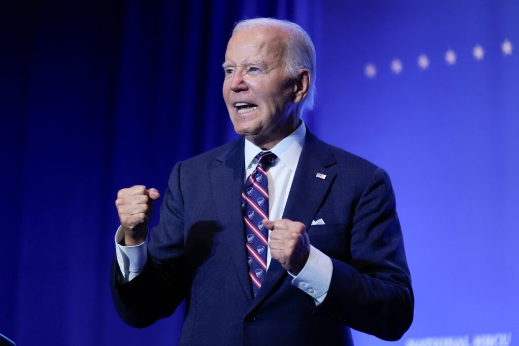 biden-2024-09-16 Biden holds two fists