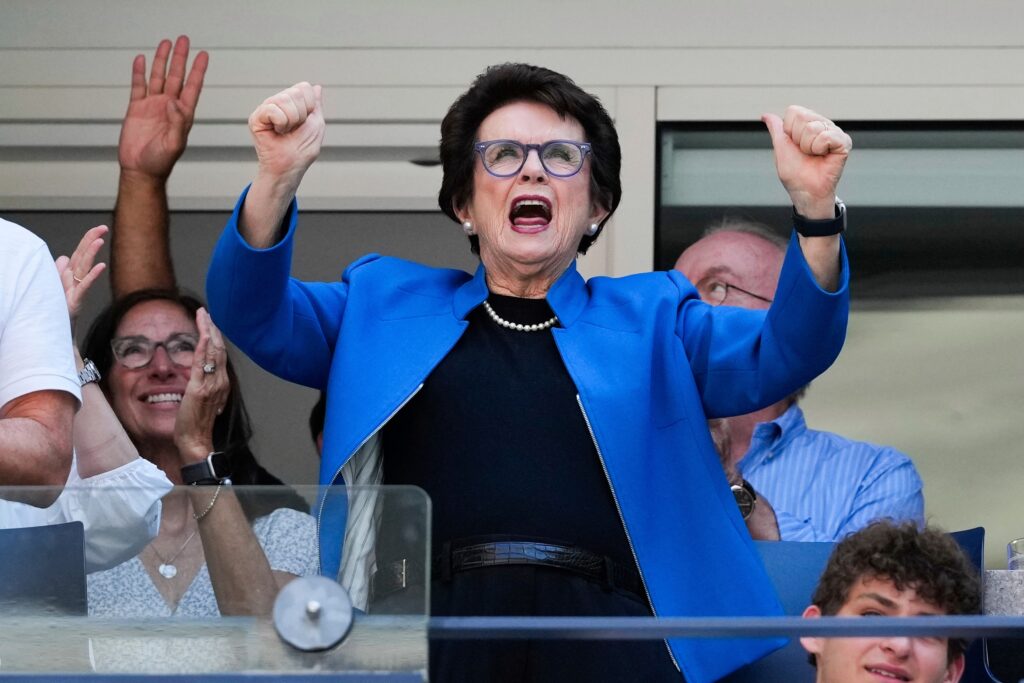 billie-jean-king-2024-09-02 Billie Jean King stands and cheers