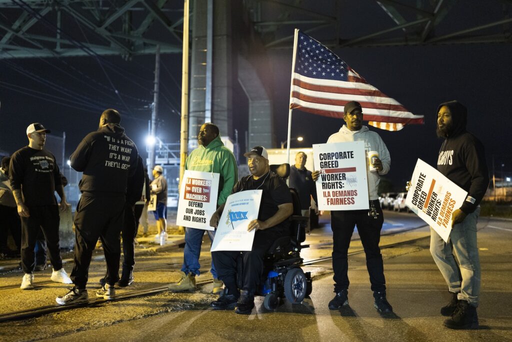 dock workers on strike