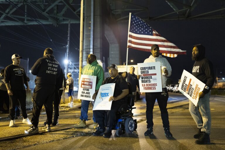 dock workers on strike