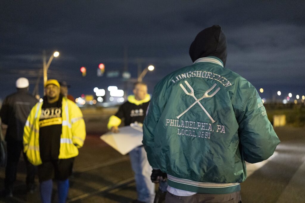 dock workers on strike