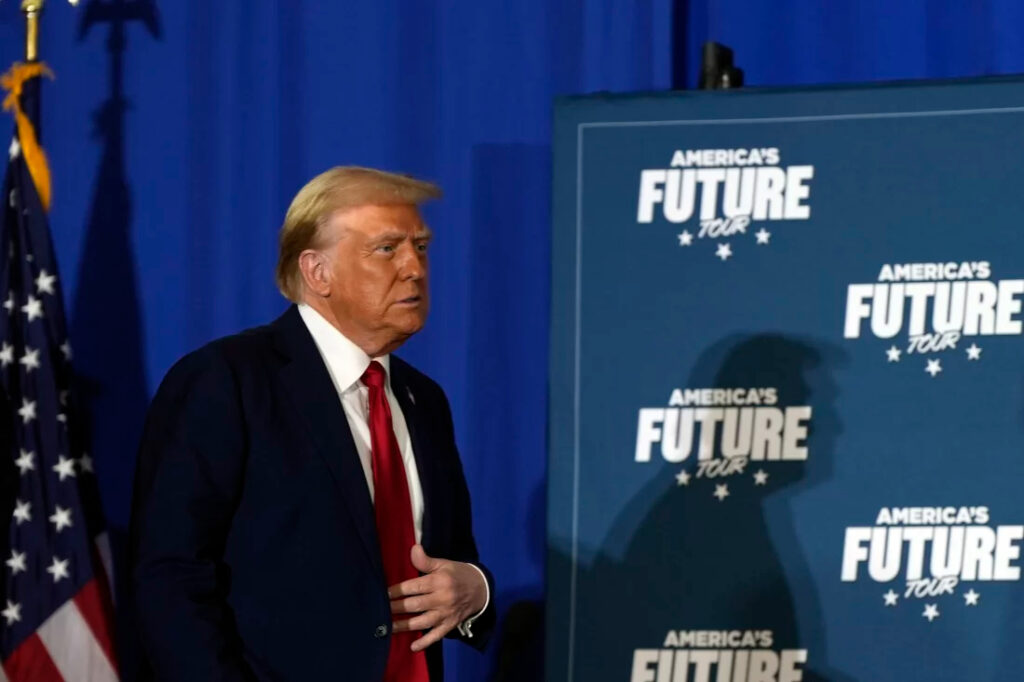 donald-trump-2024-10-29 Donald Trump arrives