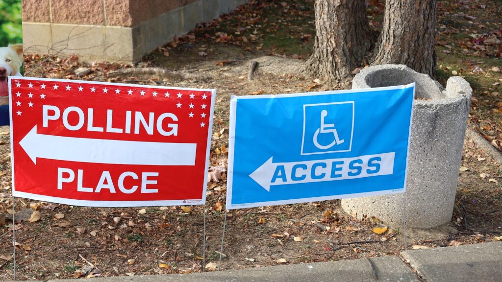 wilmington-delaware-polling-place-sign-1 two signs read POLLING PLACE and ACCESS for handicapped voters