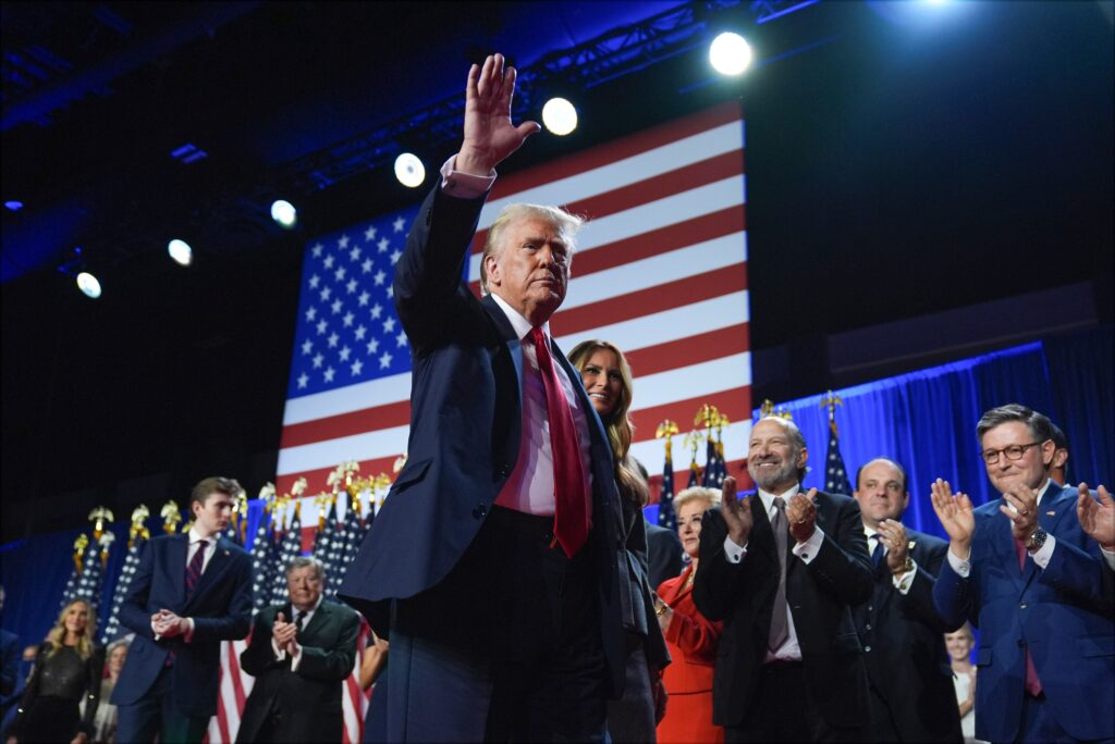 donald-trump-2024-11-06 Donald Trump waves alongside Melania Trump