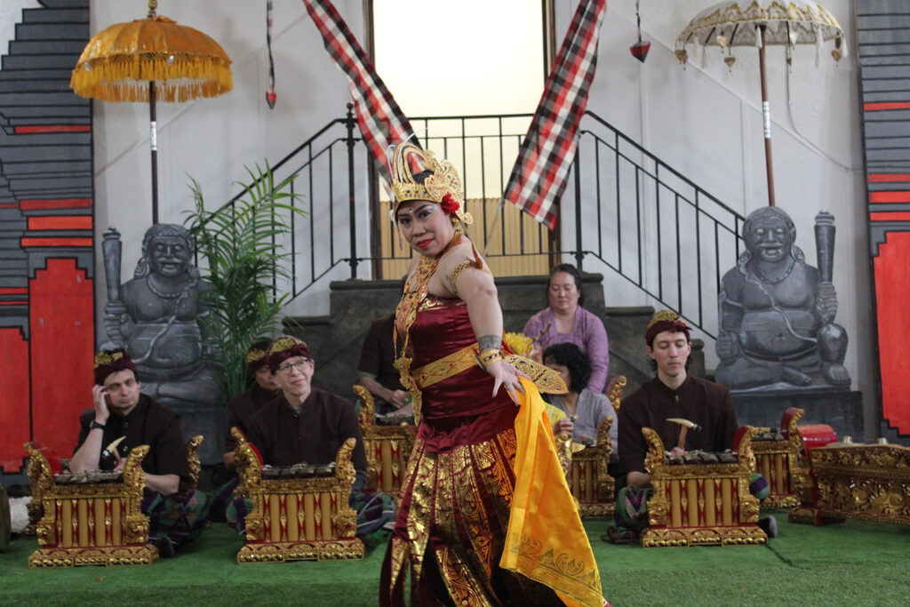 gamelan-8 copy Sinta Penyami Storms performing
