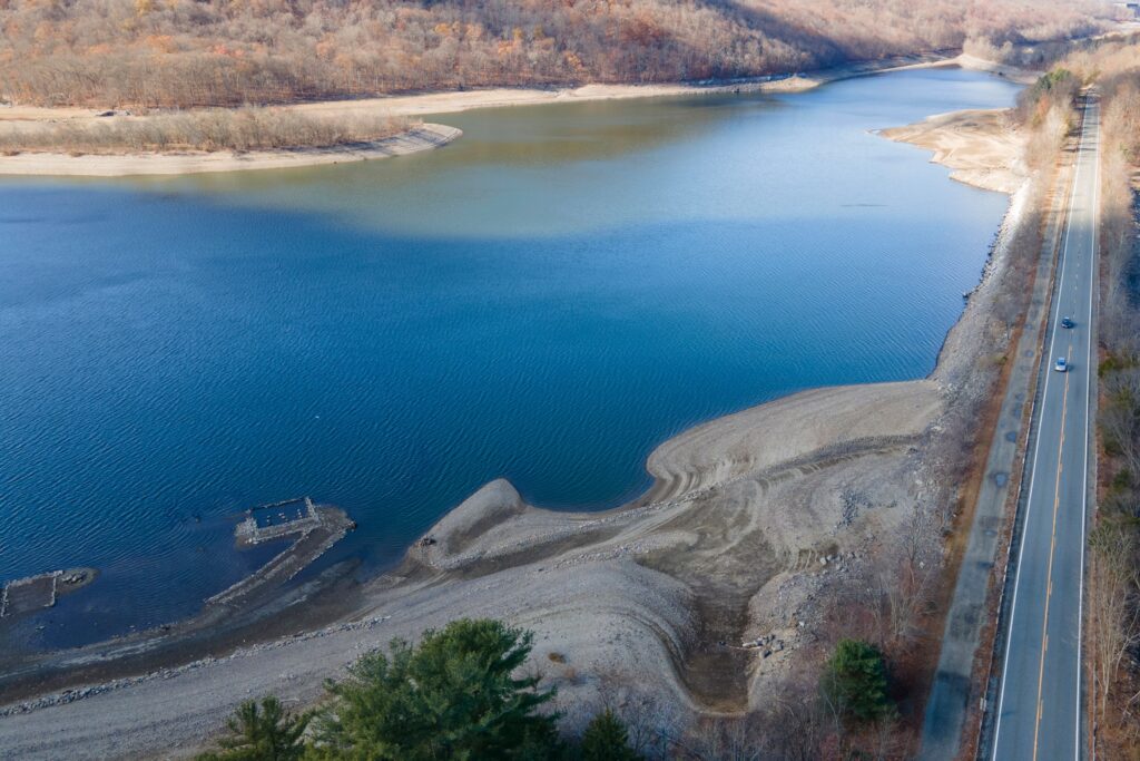 new-jersey-drought-2024-11-11 overhead view of Low water levels at the Wanaque Reservoir