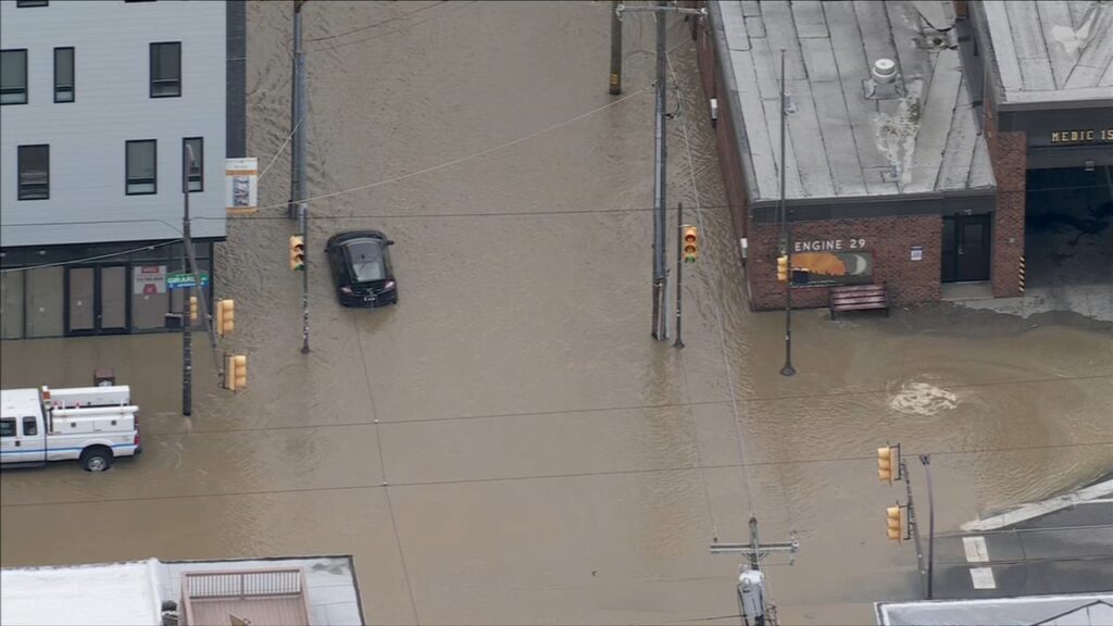 northern-liberties-water-main-break-2024 a flooded street