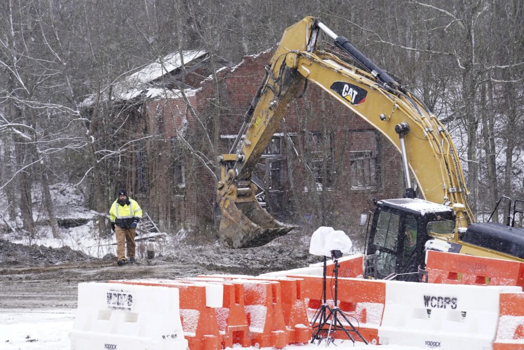 Missing Woman Sinkhole Search rescue mission for missing woman in the sinkhole