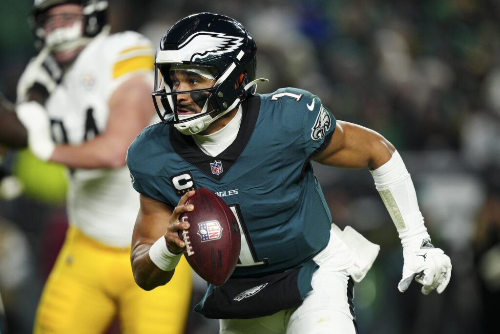 Steelers Eagles Football Philadelphia Eagles quarterback Jalen Hurts (1) runs the ball during the second half of an NFL football game against the Pittsburgh Steelers on Sunday, Dec. 15, 2024, in Philadelphia