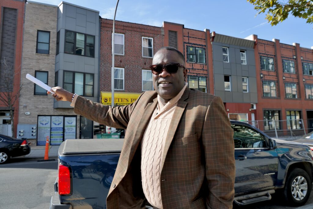 2024 11 04-e lee-kelvin jeremiah-philadelphia housing authority-sharswood transformation integration Kelvin Jeremiah points and smiles