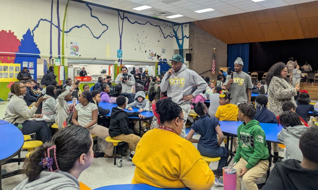 dj-deezy-philadelphia-s-williams-2025-01-16-2 DJ Deezy addressing a room full of school children