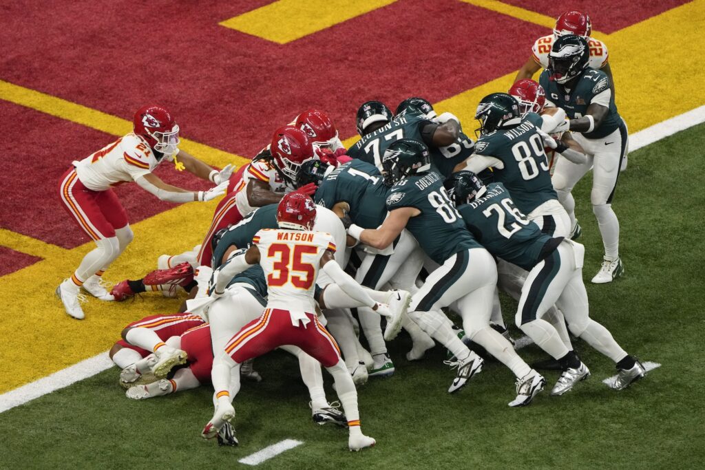 Super Bowl Football Eagles scoring a touchdown