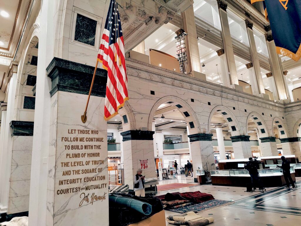 2025 03 21-p crimmins-philadelphia-macys closing inspirational message Inside the nearly empty store