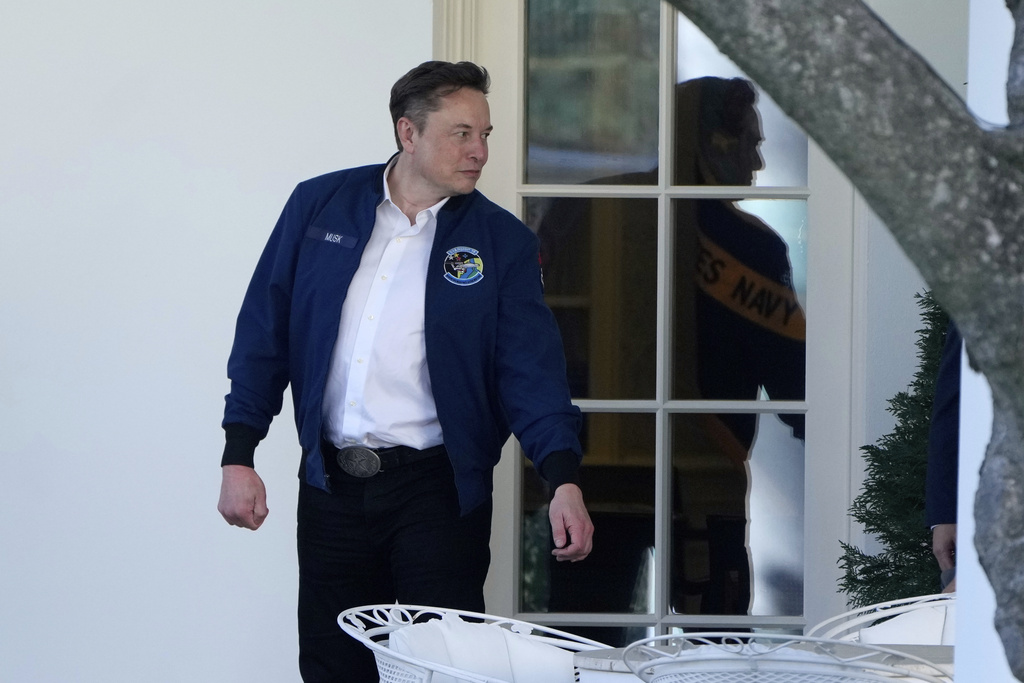 Trump Elon Musk departs the White House