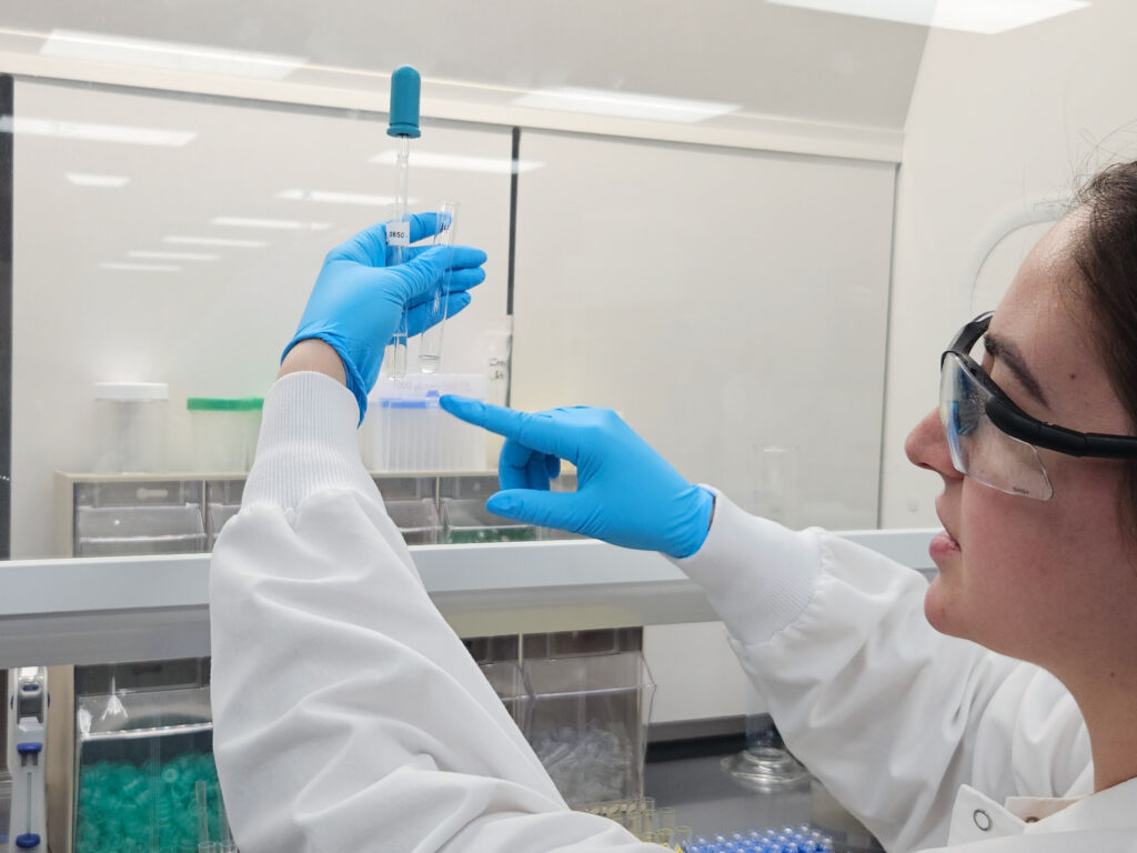 Center-for-Forensic-Science-Research-and-Education-Horsham-pennsylvania-2025-3 Alexis Quinter performs an extraction process