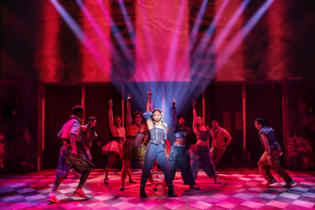 Rachel-Simone-Webb-and-the-company-of-the-North-American-Tour-of-JULIET The cast performing onstage