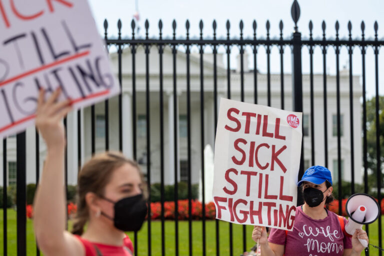 protesters in front of the White House