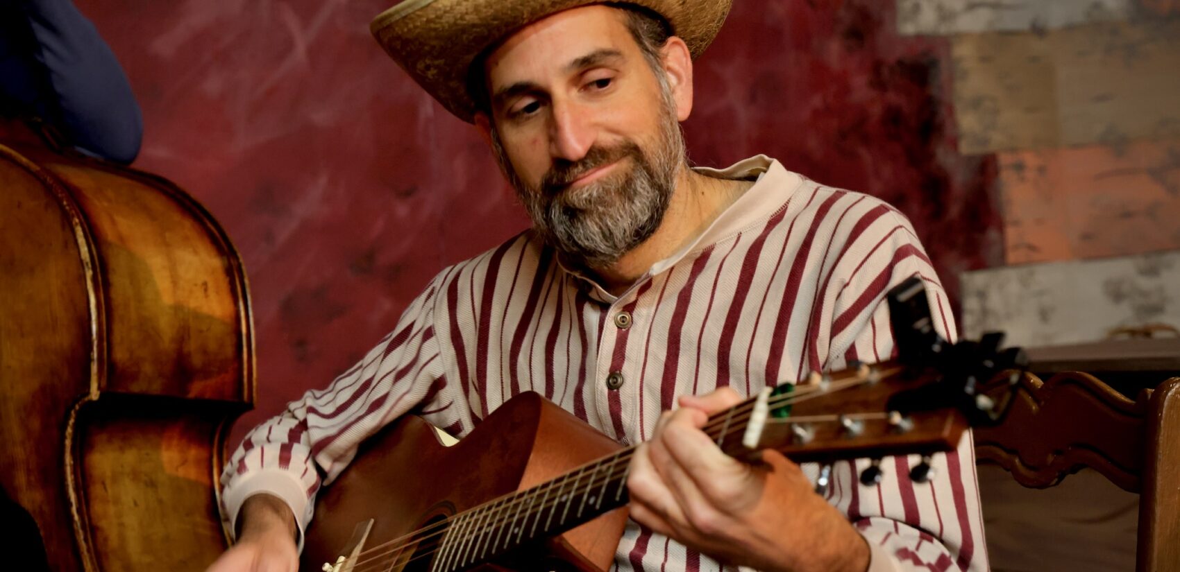 Jeffrey Barg (on guitar)