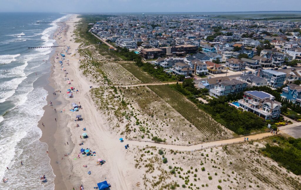 jersey-shore-file-avalon-2022-07-18 an aerial view of the shore in Avalon