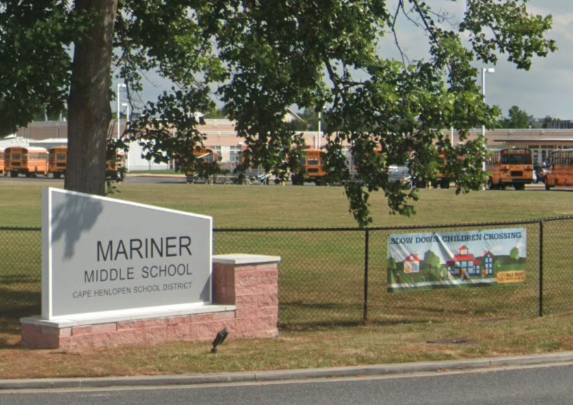 mariner-middle-school-delaware a sign for Mariner Middle School