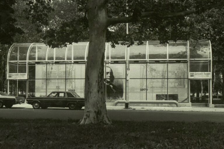 An archival photo of the entrance to the Franklin Sq. station