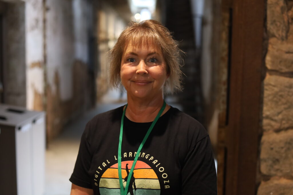 Robin Kelso, a teacher visiting from Kansas