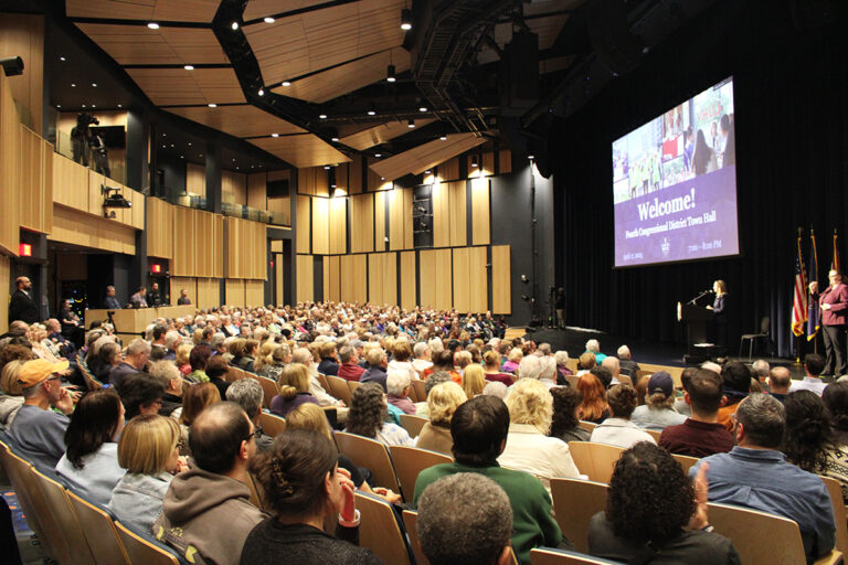 Hundreds pack U.S. Rep. Madeleine Dean 's town hall in Blue Bell