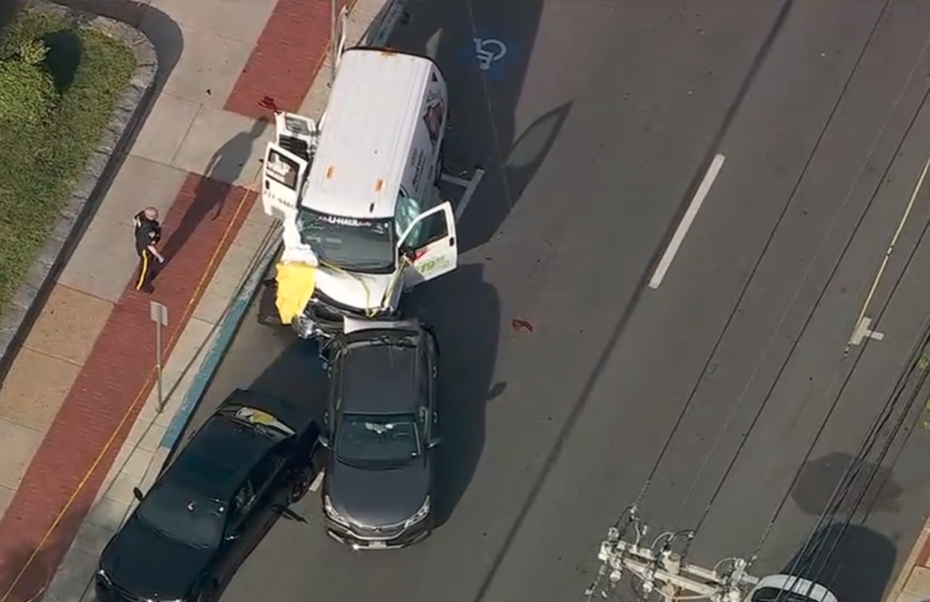 delaware-car-crash-6abc-042925 A crash involving a U-Haul van near the University of Delaware