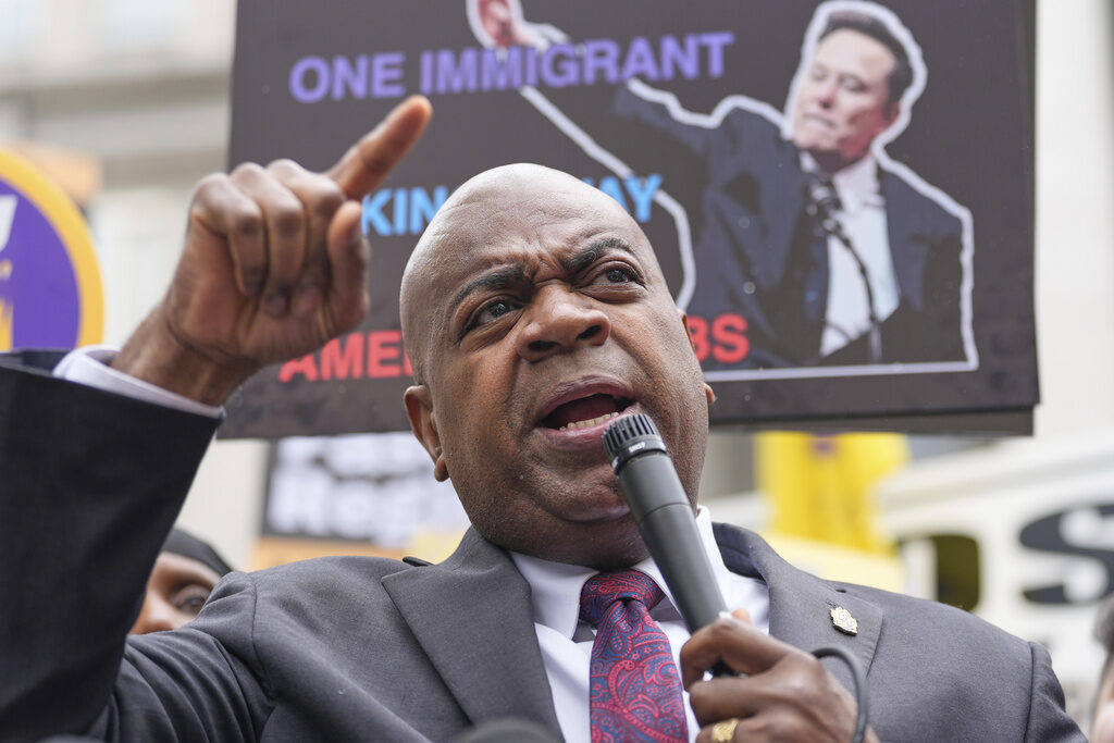 Immigration-Lawsuit-New Jersey Mayor Ras Baraka speaks to supporters and media