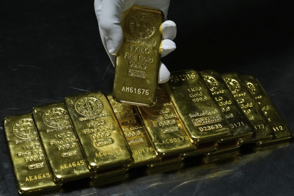 1 Kg gold bars of 999.9 purity