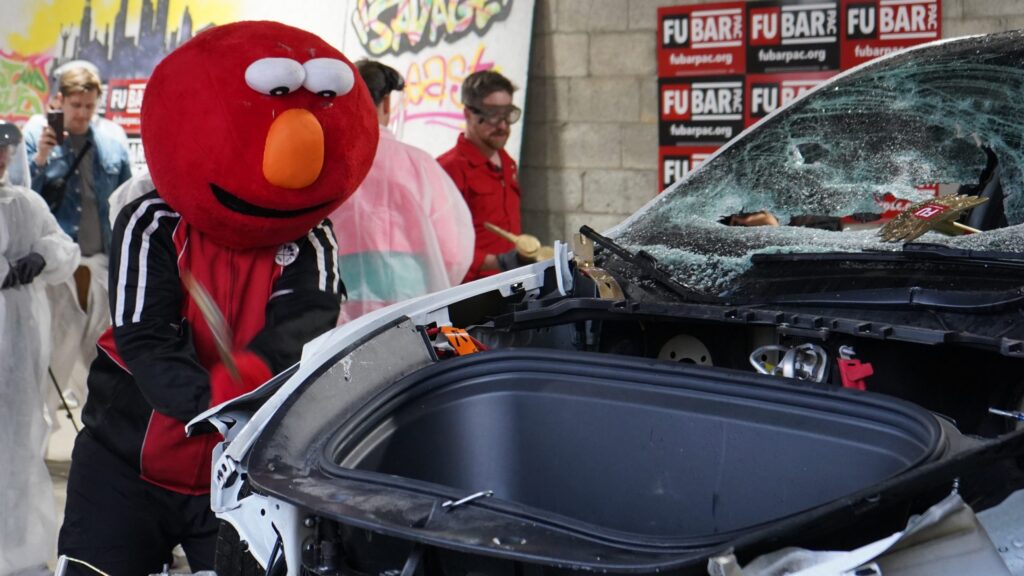 philly-elmo-tesla-bp-052225 Philly Elmo whacks Tesla