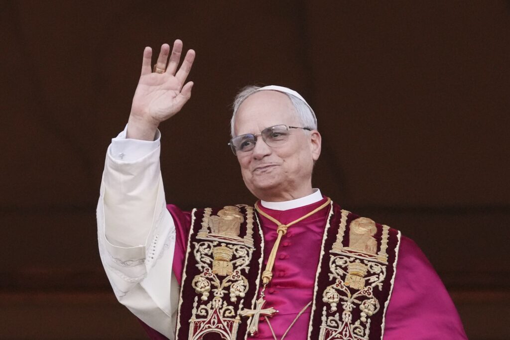 APTOPIX Vatican Conclave New Pope Pope Leo XIV waves to the crowd